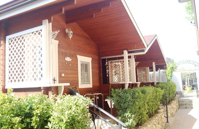 3 Romantic chalets with pool, 5 min from the beach!