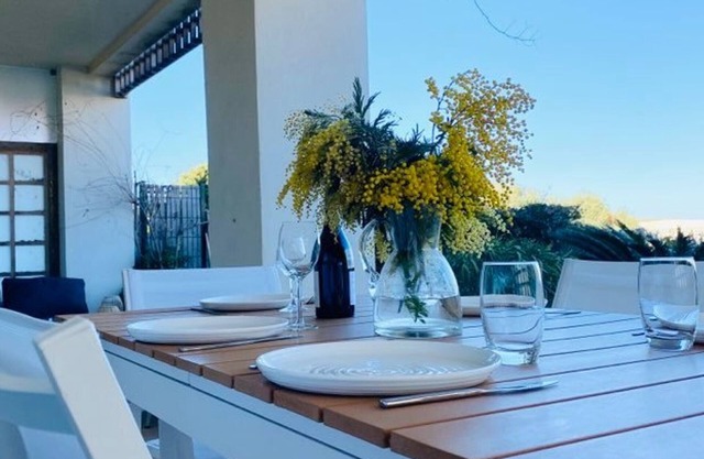 3-room apartment with air conditioning and parking, 200m from the beach