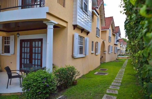 #3 SPRINGCOURT Beautiful, Spacious and Peaceful. Sleeps 4 Adults & 2 kids