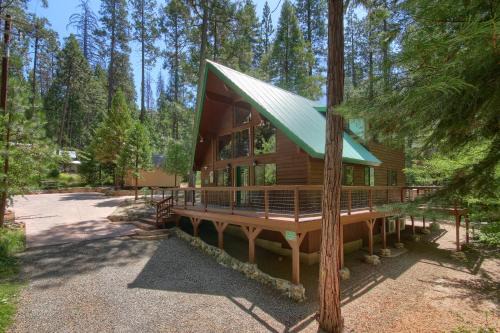 3 Springs Hideout - Family cabin with hot tub in Yosemite!