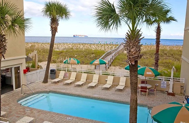 3-Star Hotel ∙ DeSoto Beach Garden Suites
