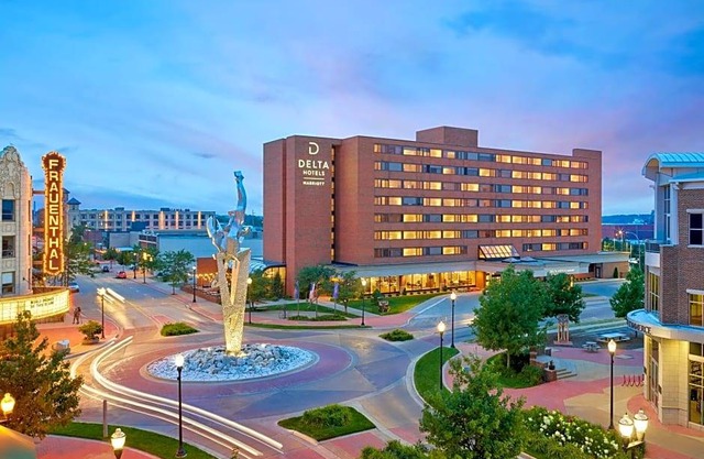 3-Star Hotel ∙ Delta Hotels by Marriott Muskegon Convention Center