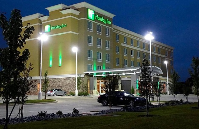 3-Star Hotel ∙ Holiday Inn Covington, an IHG Hotel