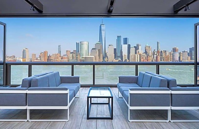 3-Star Hotel ∙ Hyatt House Jersey City