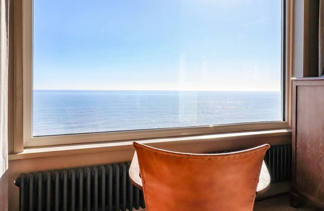 3 TINKERS END, pet friendly in Thorpeness