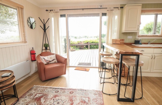 3 Valley View Lodges