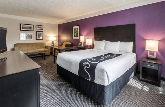 3 x King Bed Studio Suite in La Quinta Inn by Wyndham San Antonio Downtown