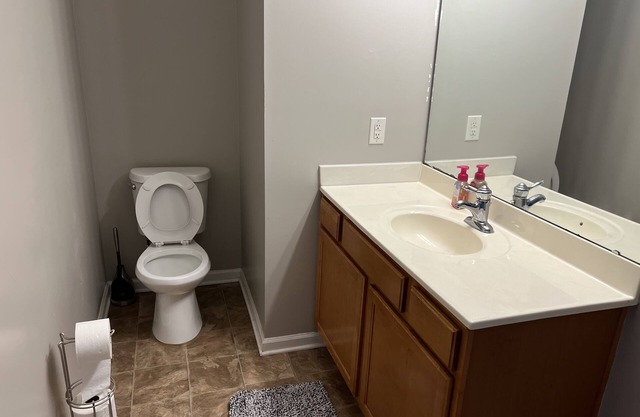 30 Day Minimum Stay - 2 Bedroom 2 Bathroom Condo