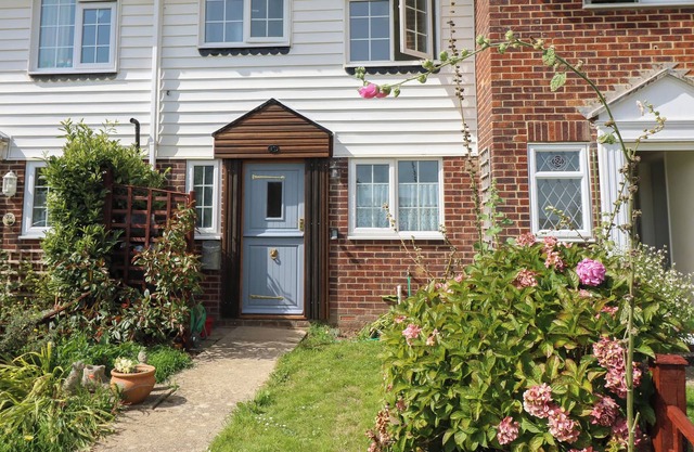 30 HORSEFIELD ROAD, with a garden in Selsey