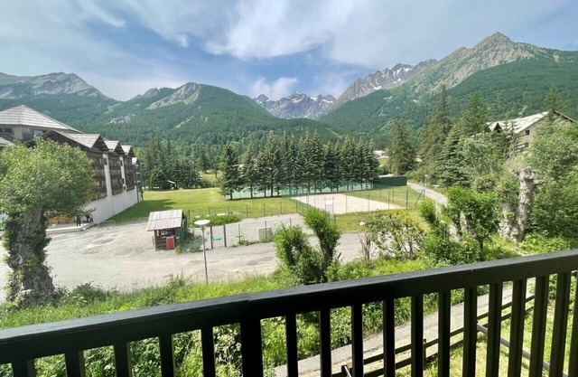 30 m² next to Les Grands Bains