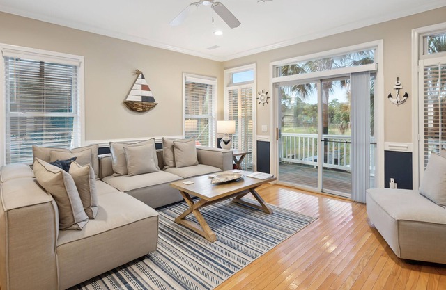 30 Night Minimum Stay - Lavish Townhome with Community Pool & Dock