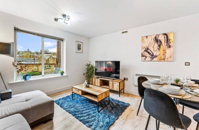 30% off! Stylish Apartment in Dewsbury - Sleeps 6- Newly Refurbished