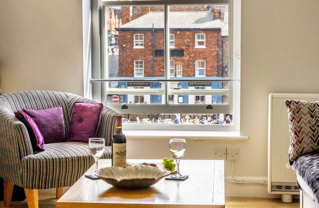30 Woodsmill Quay - sleeps 3 guests in 1 bedroom