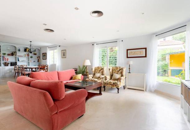 300 m² Villa ∙ 5 bedrooms ∙ 8 guests
