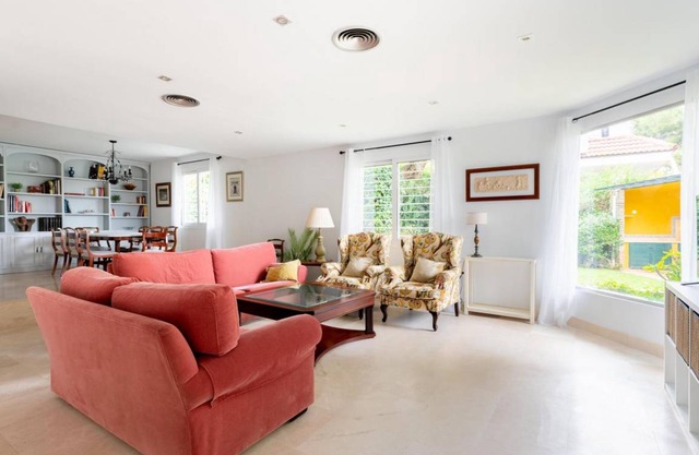 300 m² Villa ∙ 4 bedrooms ∙ 8 guests