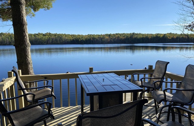 3000 sq ft Lakehouse on Clear, Full Rec Hildebrand Lake in Rhinelander!