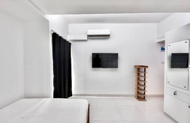 300sqft 5 Comfortable Studio w/Gym & Pool Access