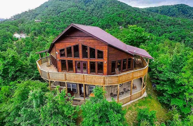 303 m² Cabin ∙ 6 bedrooms ∙ 18 guests