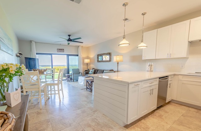 30A ~ Palms at Seagrove C2 ~ Gulf Front ~ Private Beach Access!