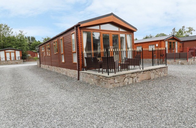 32 CRUACHAN LODGE, family friendly in Auchterarder