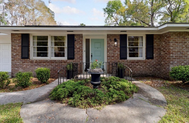 32 Romney Place: 3 BR, 2 BA House in Savannah, Sleeps 6
