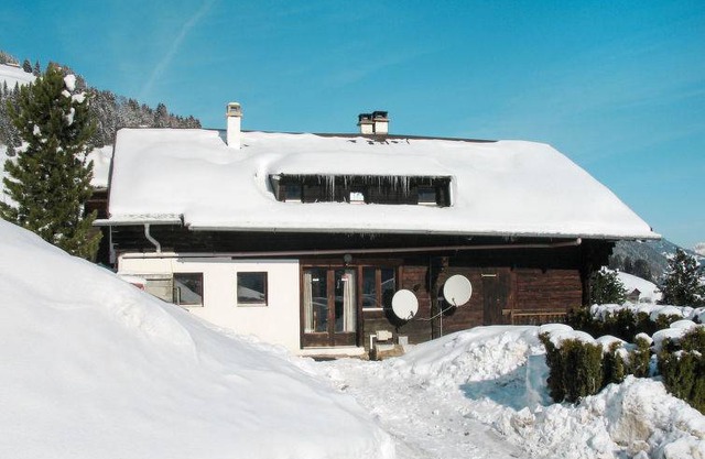 320 m² House ∙ 13 bedrooms ∙ 32 guests