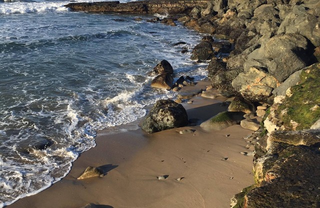 33% Discount, Fantastic Location, steps to ocean, clean comfortable house.