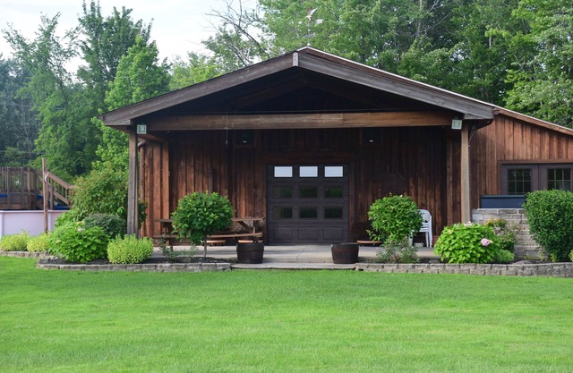 34+ Acre Lodge Located In Beautiful Ohio Wine Country