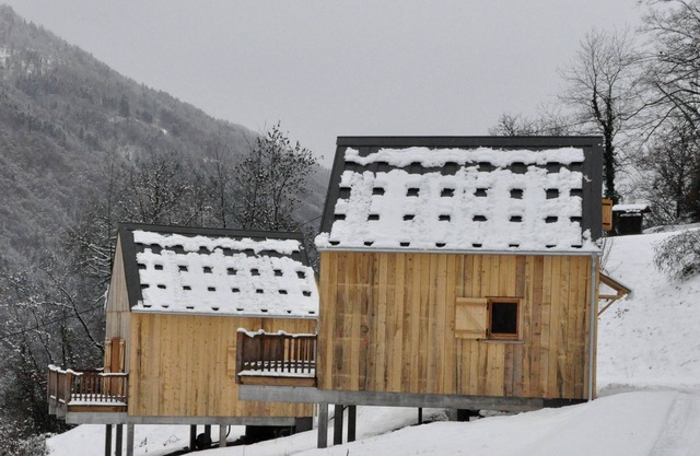 35 m² detached wooden chalet with terrace overlooking the mountains