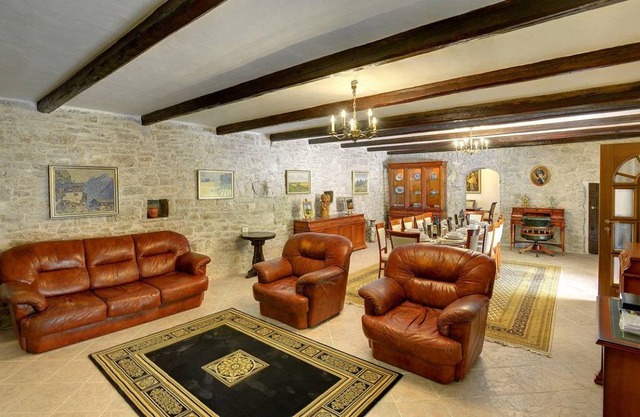 350 m² House ∙ 7 bedrooms ∙ 16 guests