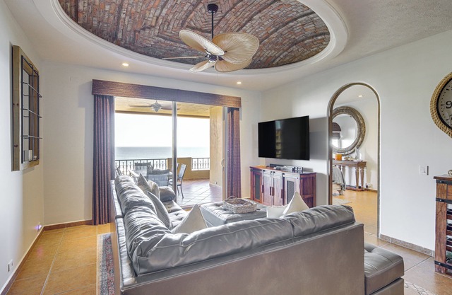 350 Sq Ft Balcony: Oceanfront Puerto Peñasco Villa