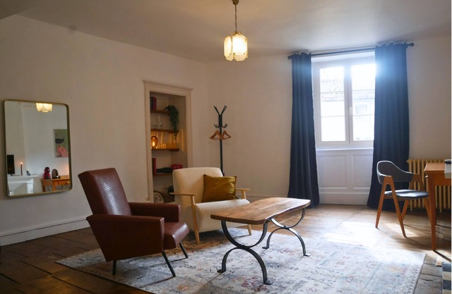 35m2 detached Suite #2 in the heart of Bellac