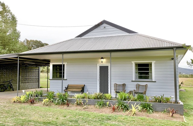 36 Acre Hideaway Hunter Valley Cottage