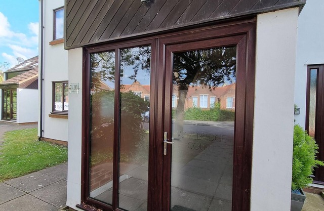 360 Serviced Accommodations - Swan Path Retreat - 2 Bedroom Apartment