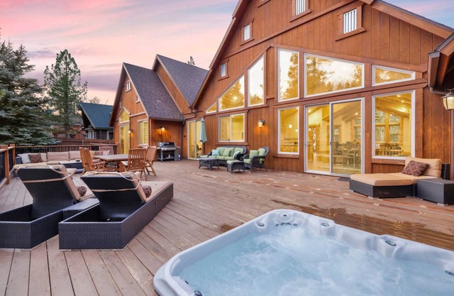 364 m² Chalet ∙ 4 bedrooms ∙ 14 guests