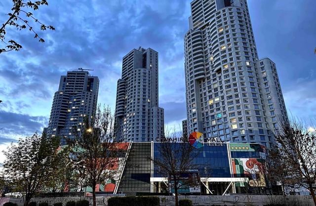 36th floor Sky city apartment Free parking
