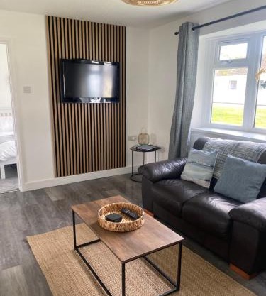 37 Gower holiday village Ty Seren Cosy 2 bedroom chalet