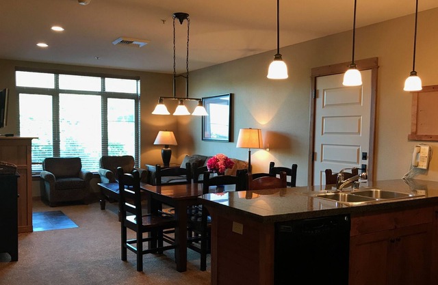 375One Bed Lux Suite Mt View