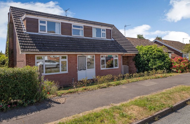 38 DALE END, pet friendly, with a garden in Brancaster Staithe