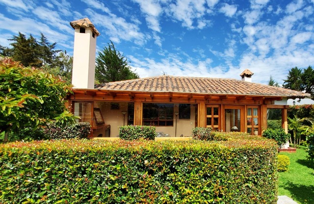 $39/night, gorgeous views, safe and walkable!
