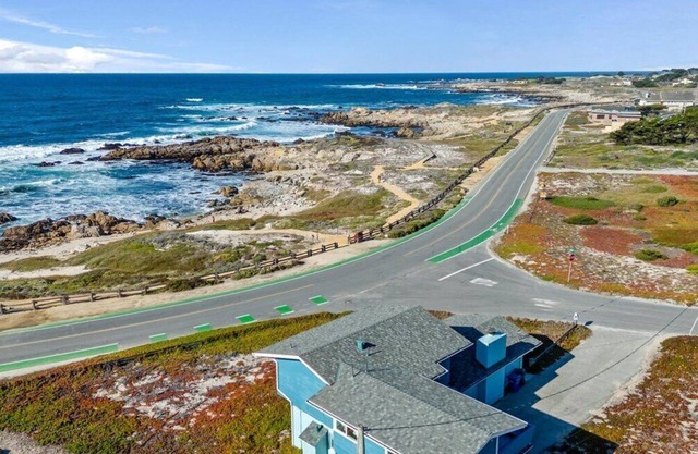 3976 Beach House on Asilomar~ Oceanfront View Home