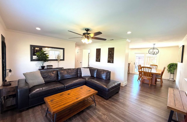 3bd/2ba Remodeled Luxury Home + Steam Shower!