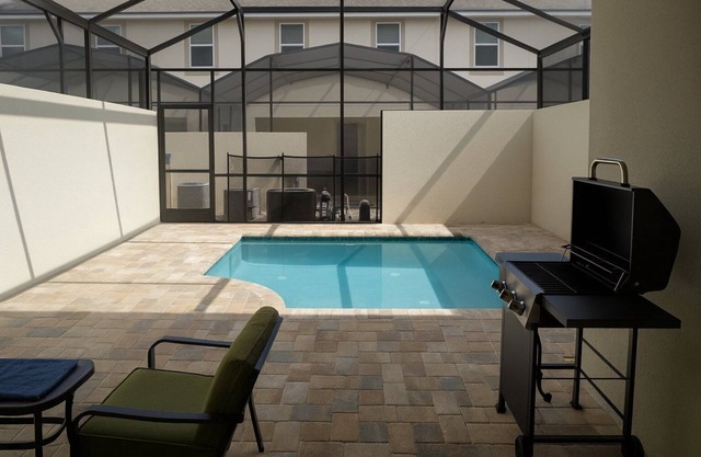 3BD/3.5BA Retreat with Private Pool Solara Resort