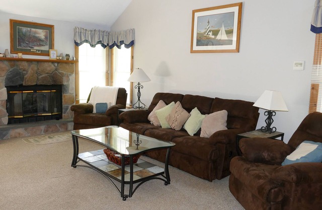 3bdr Family friendly Camelback Mountain Paradise - Walking Distance to Slopes