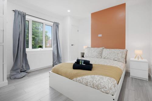 3Bed House-Free Parking