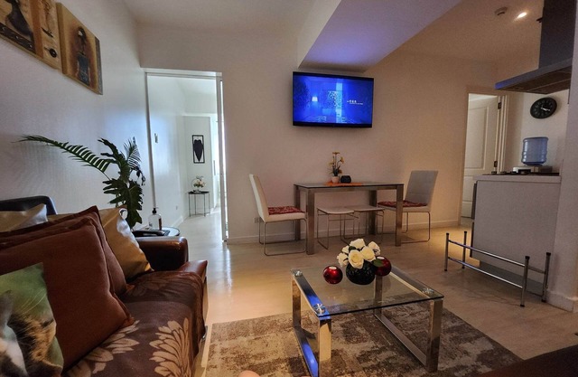3Bedroom 10pax Apartment with View and Balcony near Manila Airport