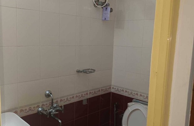 3BHK apartment for Daily rent. Near to ELAMKULAM- KADAVANTARA metro station.
