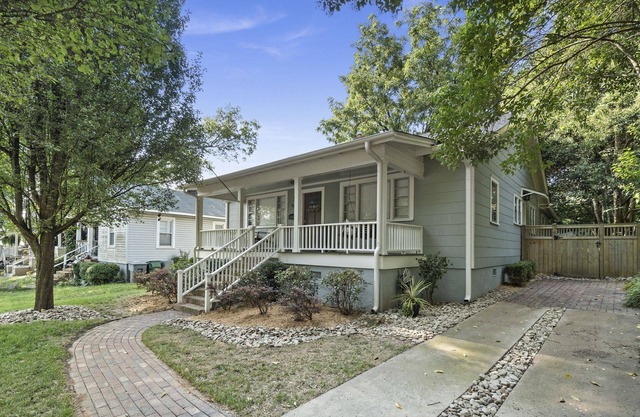 3BR/2BA Bungalow in the Heart of Plaza Midwood