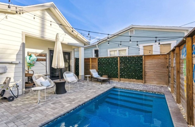 3BR 3BA Heated Pool Downtown