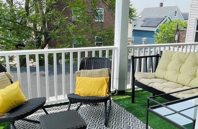 3BR Apartment in Townhome, Balcony Easy Parking